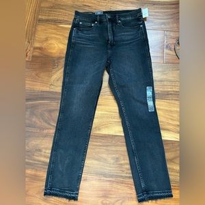 Gap Vintage Slim High Rise in faded black size 28/6 and 29/8